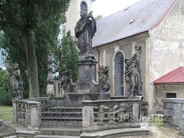 Velký Šenov - sculptura baroc a Sf. Ioan de Nepomuk