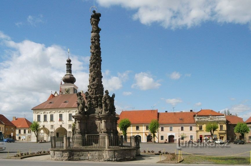 Velvary - kužni marijanski obelisk