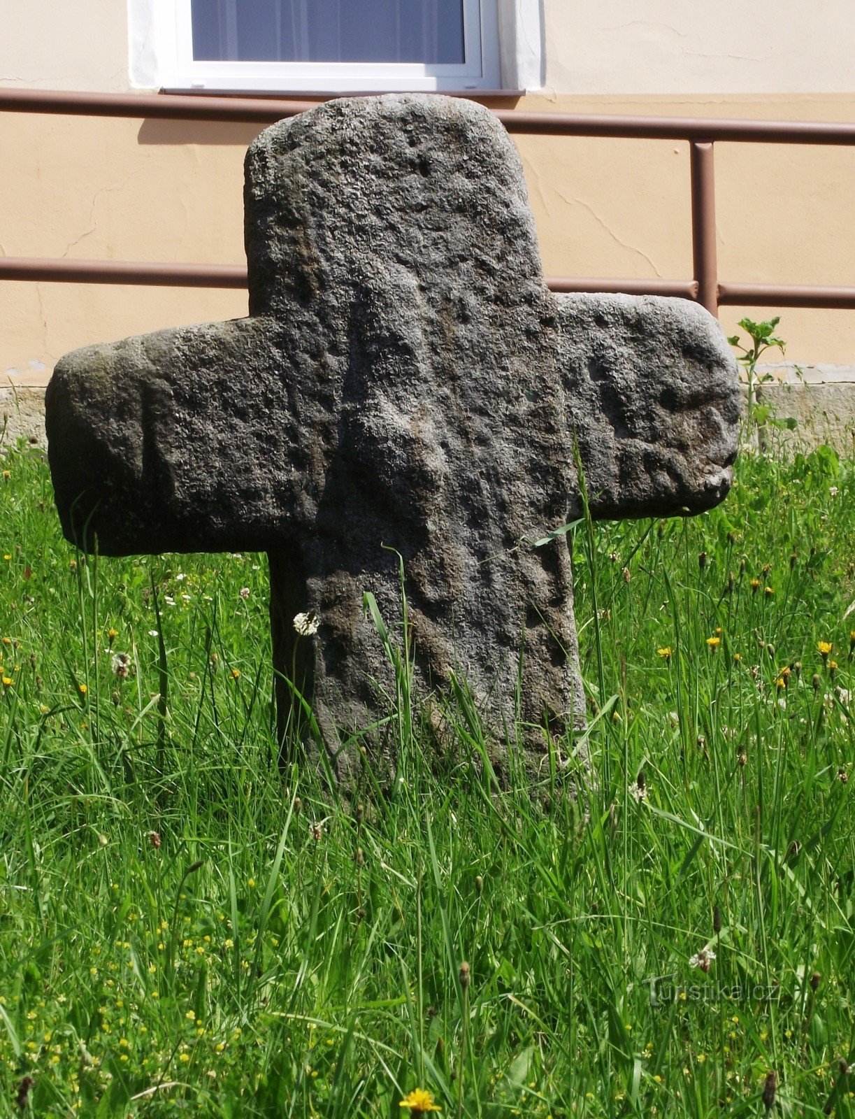 Verměřovice - a cruz de reconciliação ou ela o matou com um fuso