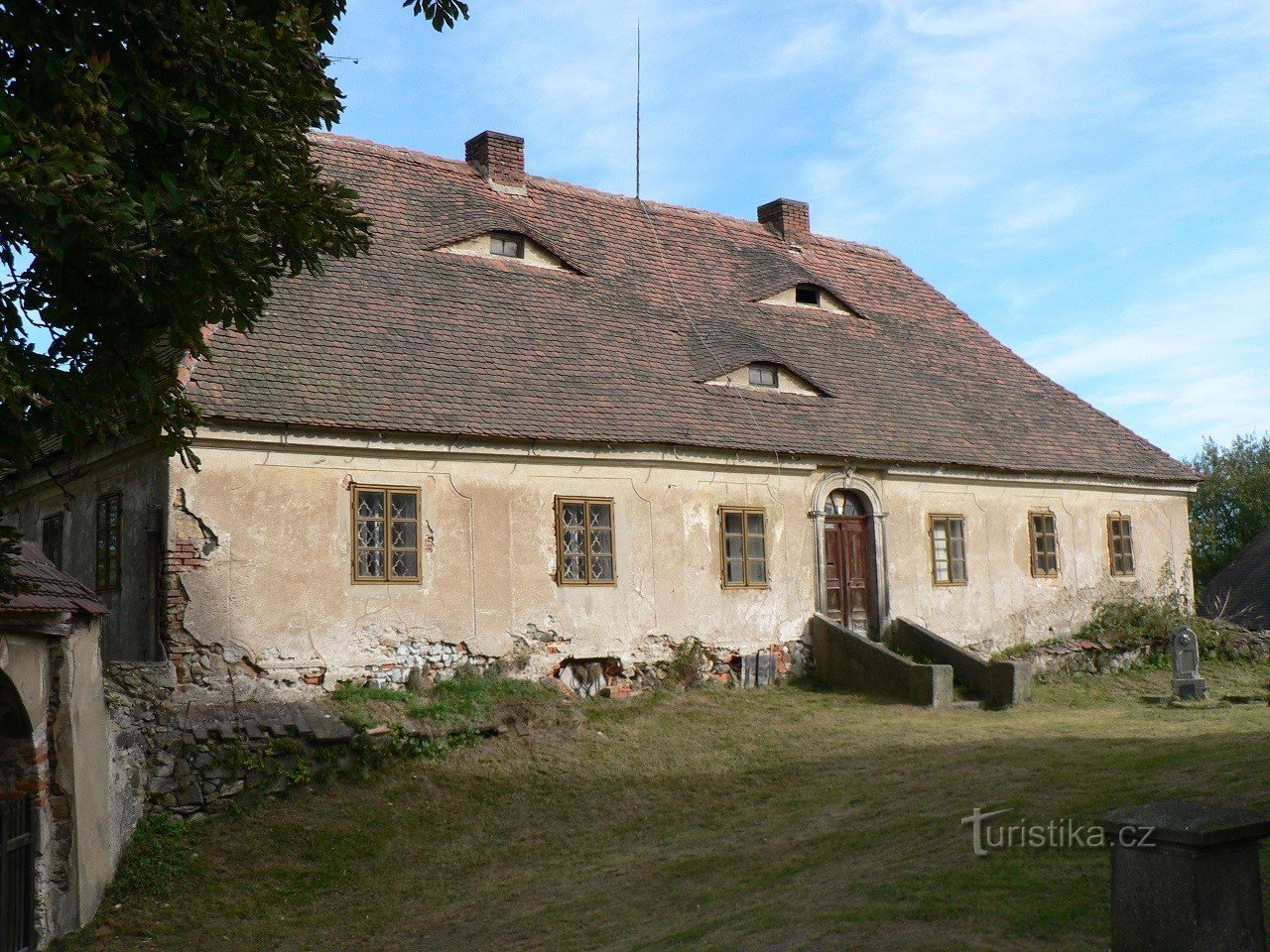 Landsby, barok præstegård