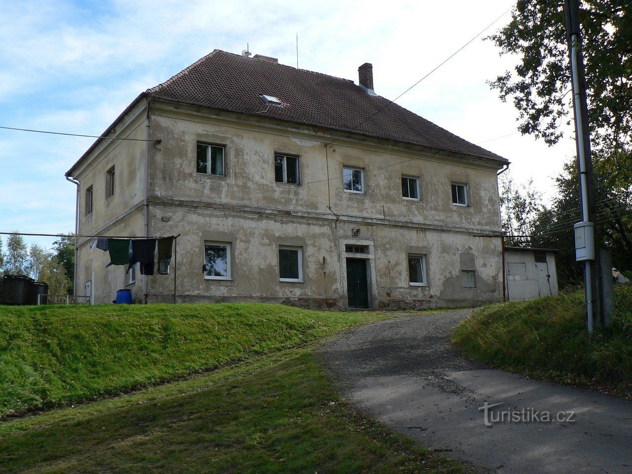 Landsby, tidligere skole