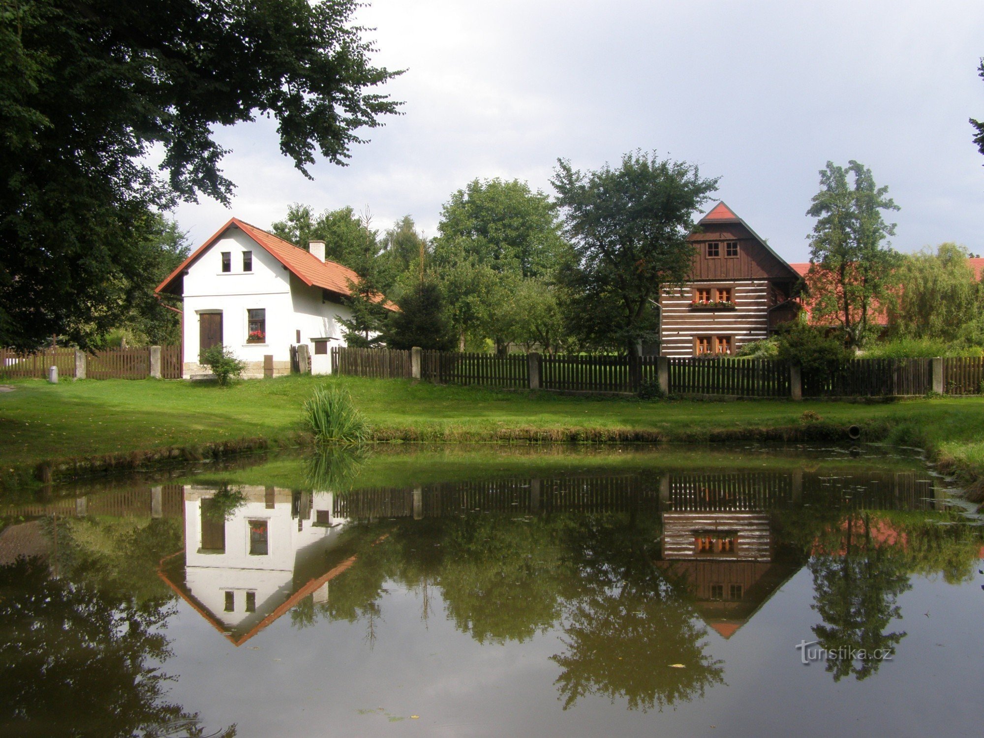 Village près de Sobotka