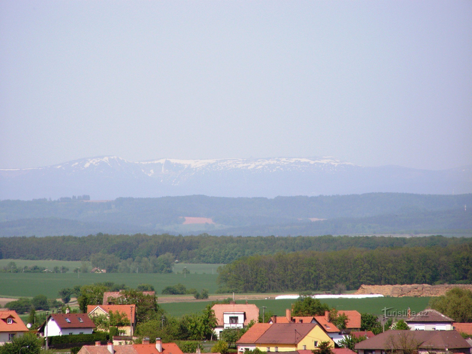 Veselský háj - Kákovice, kilátás az Óriás-hegységre