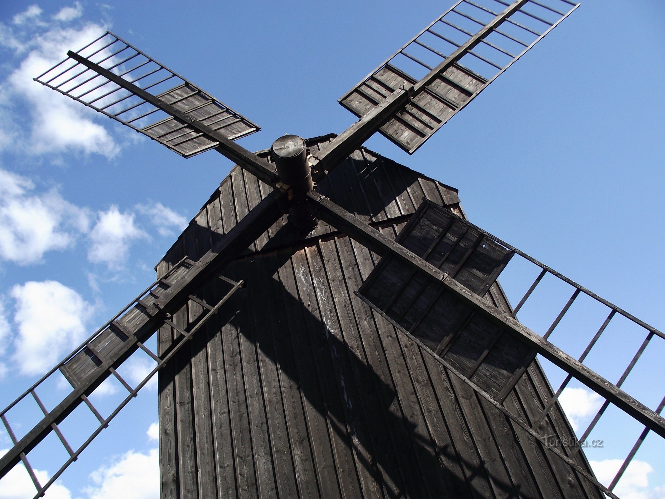 windmolen boven Klobouky bij Brno