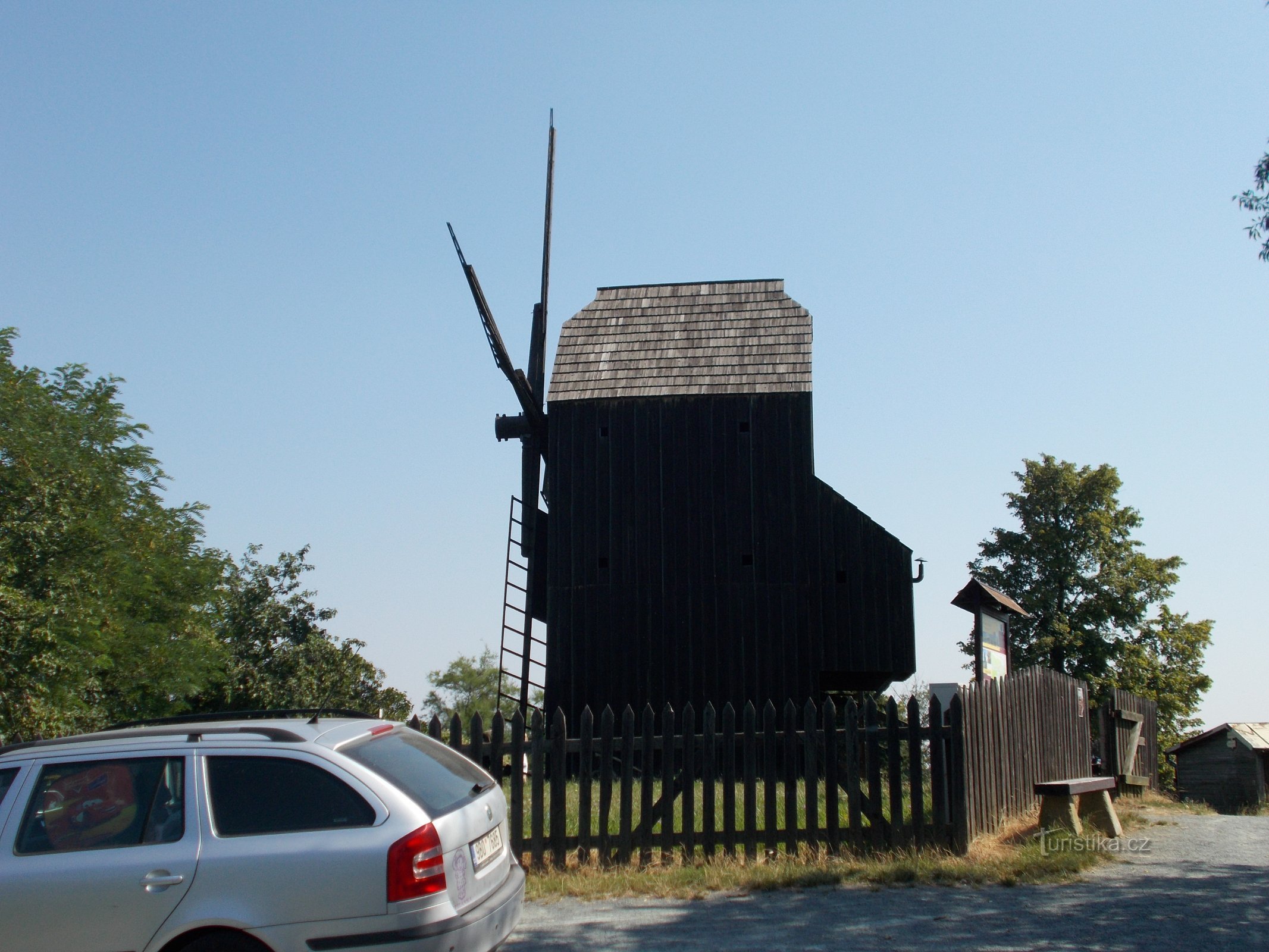 Molino de viento Klobouky cerca de Brno