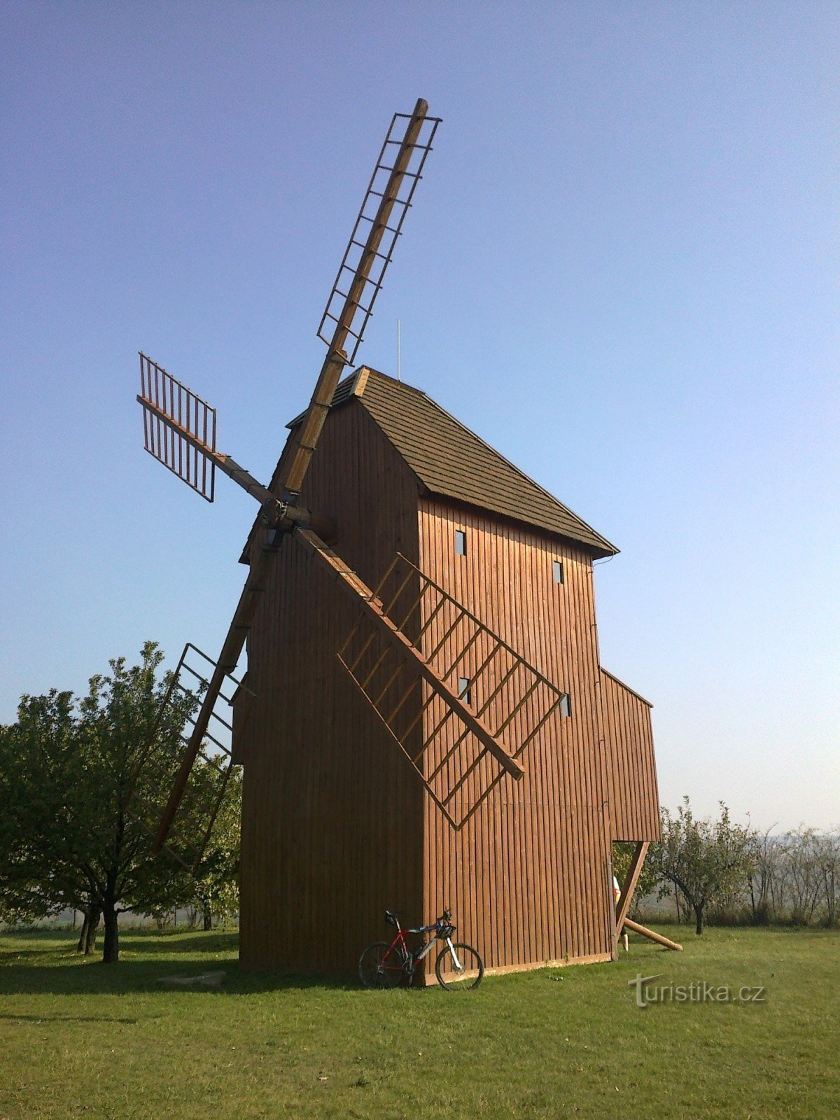 Moinho de vento perto de Starý Poddvorov.