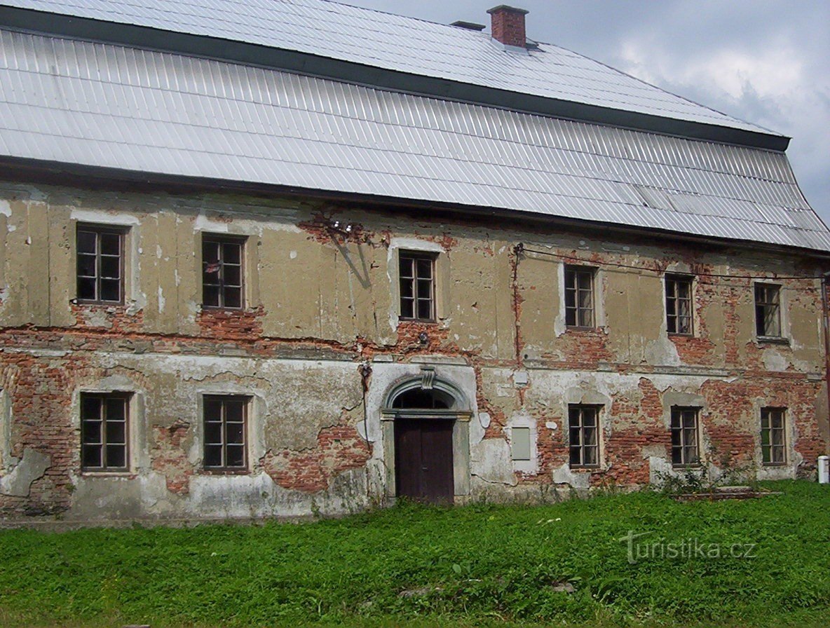 Veveří - edifício residencial da casa senhorial - Foto: Ulrych Mir.