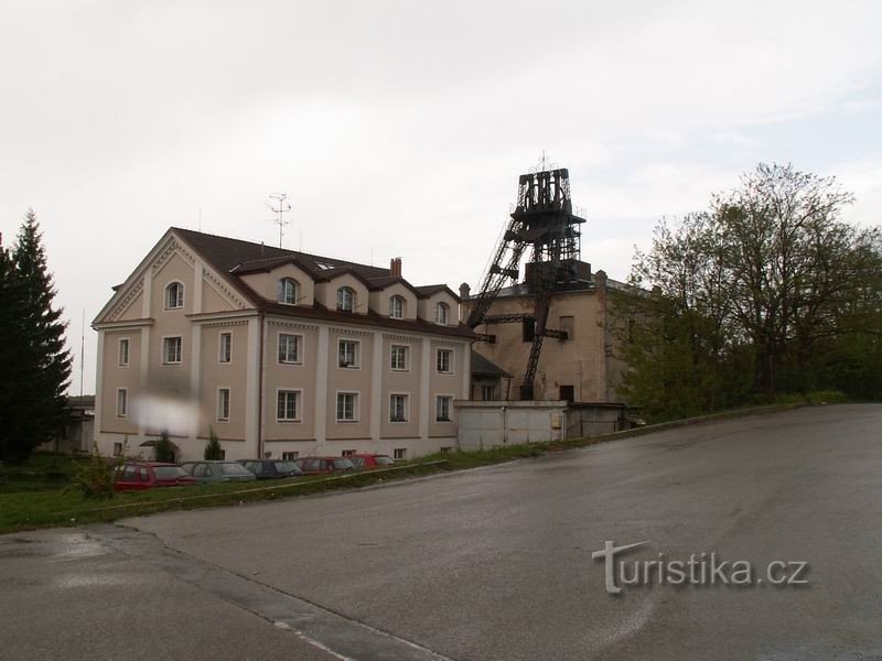 Simon mine tower