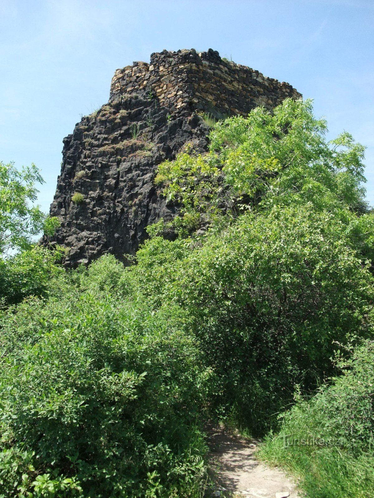 Turm der Burg Kamýk