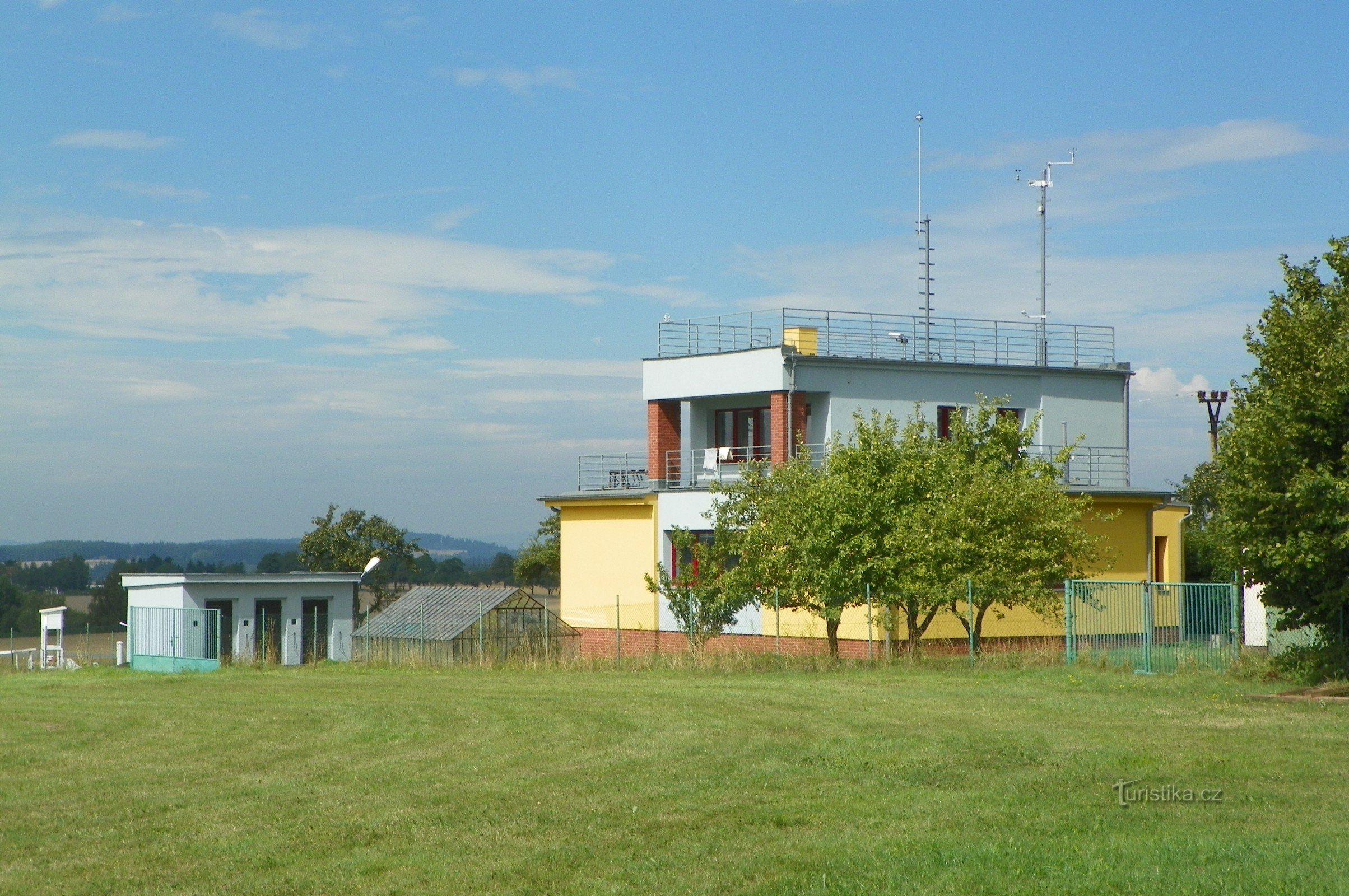 Tornet på Přibyslav flygplats med en webbkamera