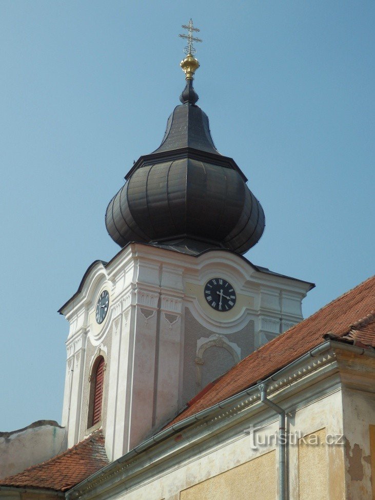 La tour du côté ouest de l'église