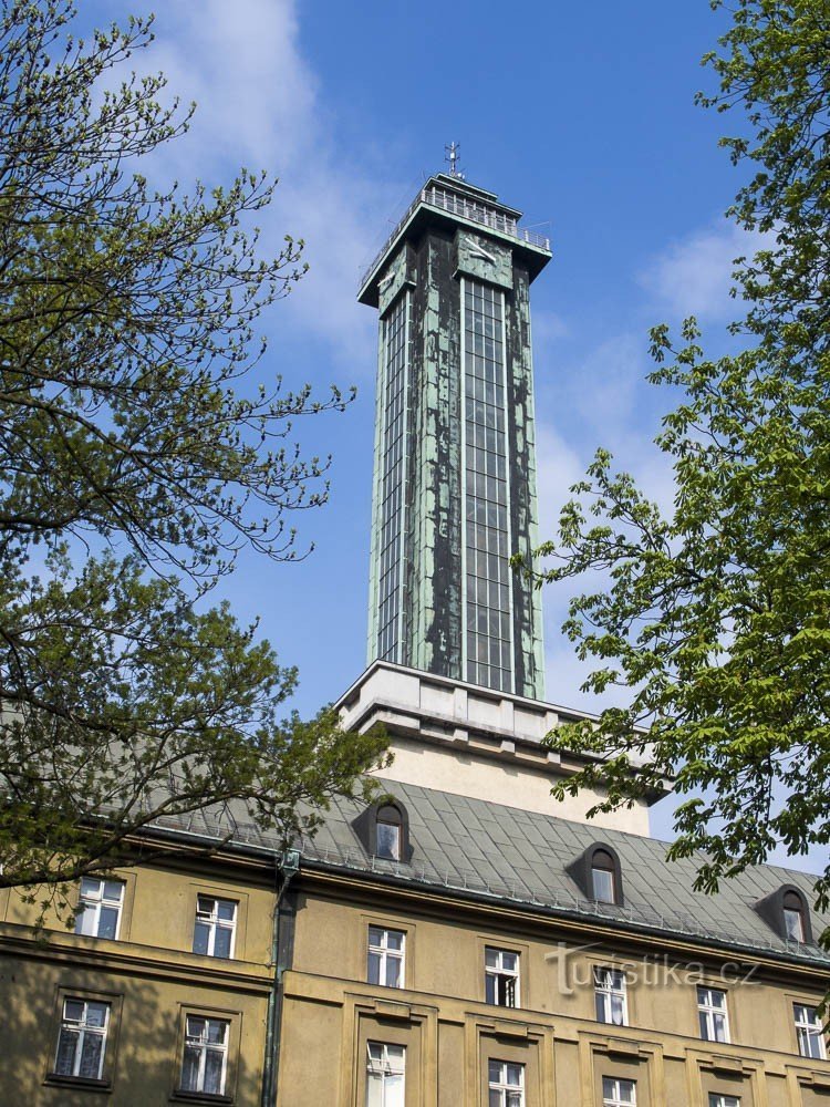 新市庁舎の塔