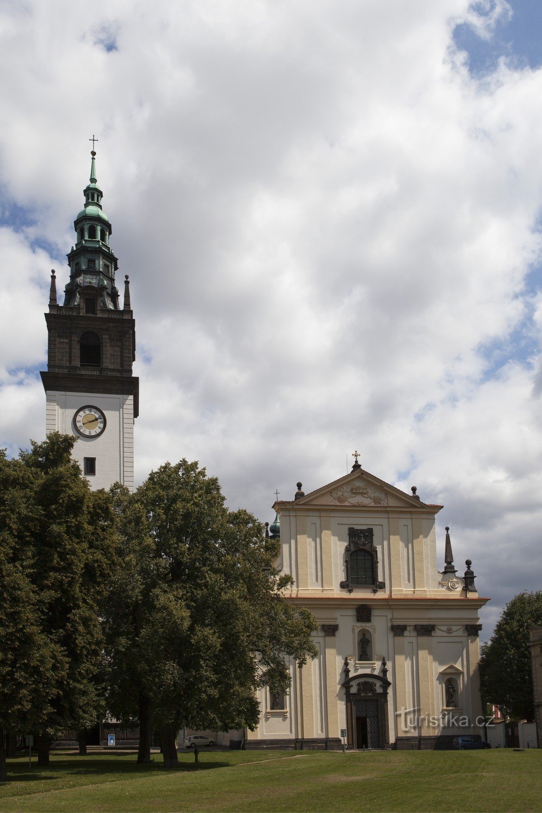 De toren bij de kathedraal van St. těpán Litoměřice