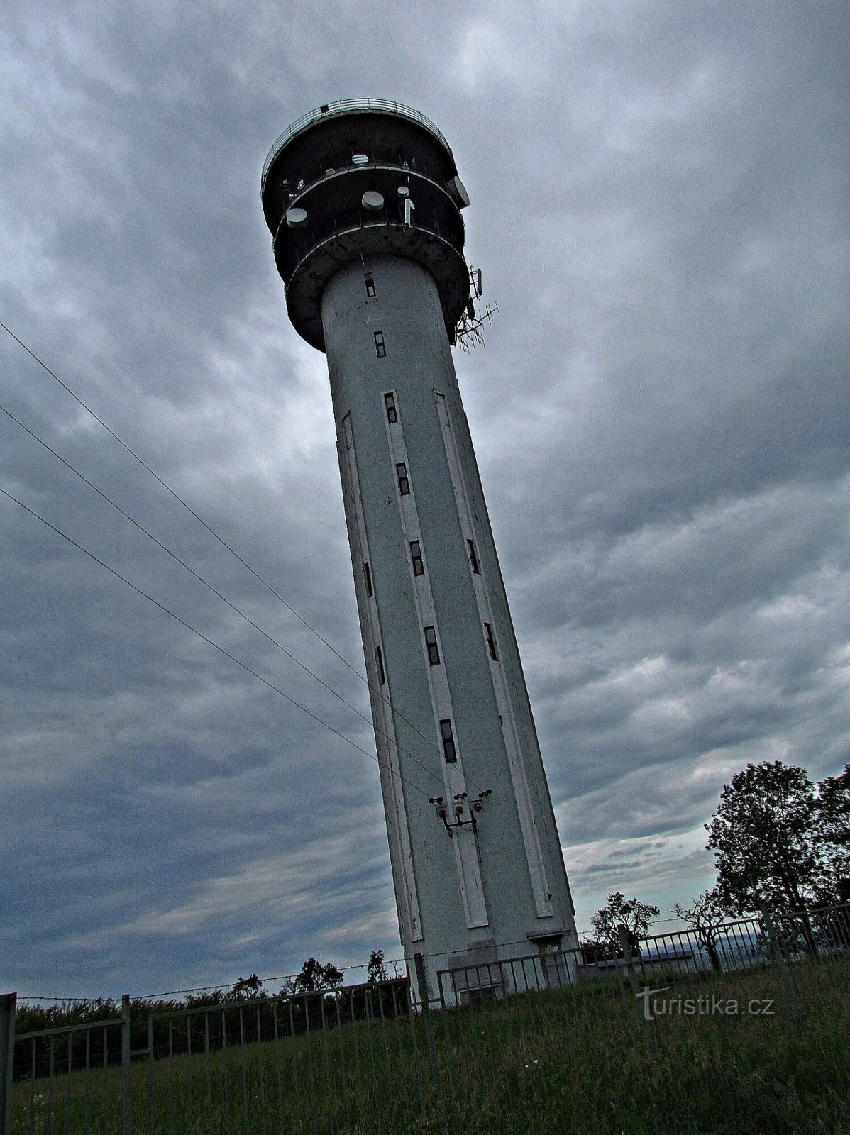 Věž vysílače na Holém kopci