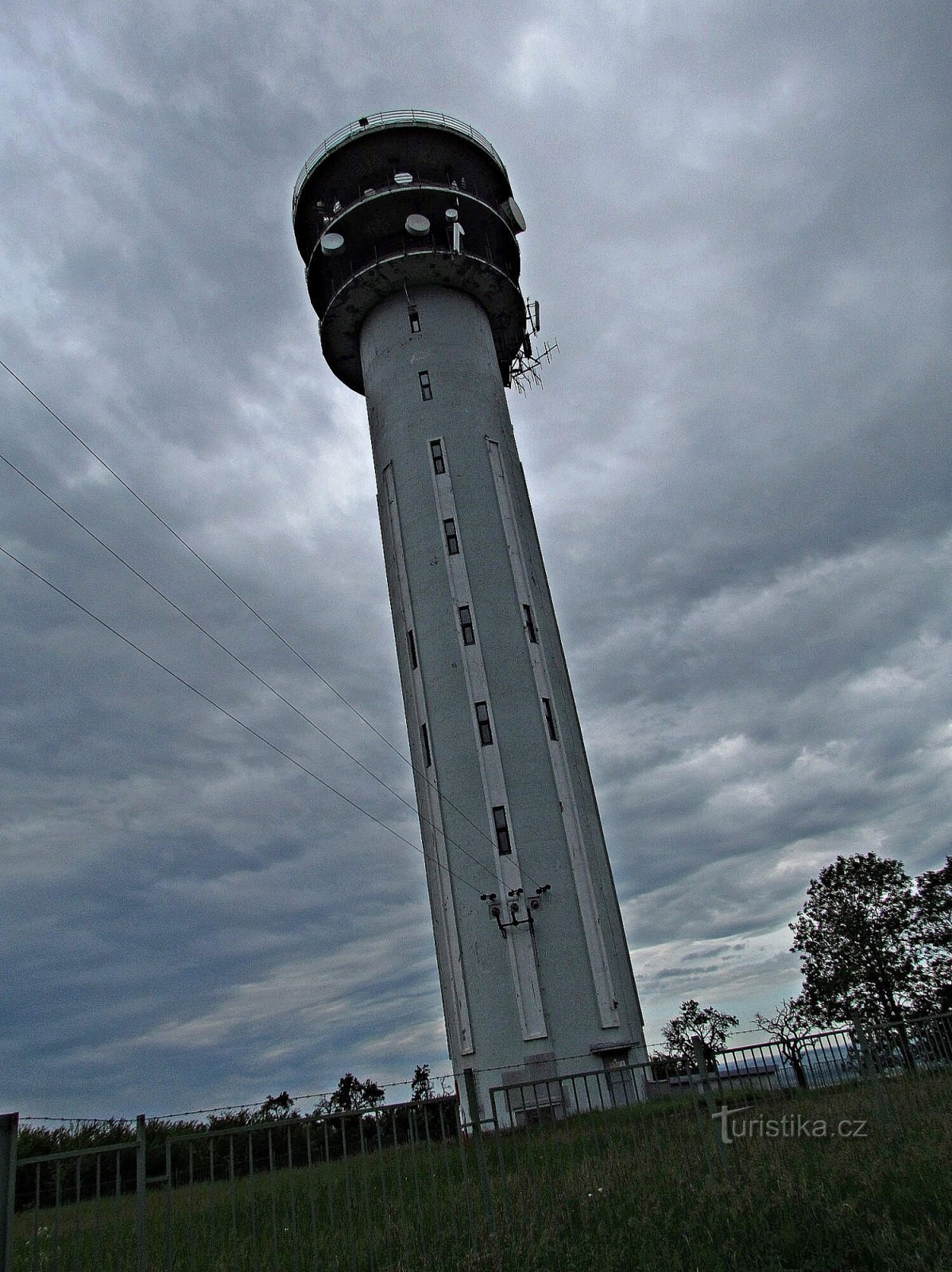 La torre del transmisor en Bare Hill