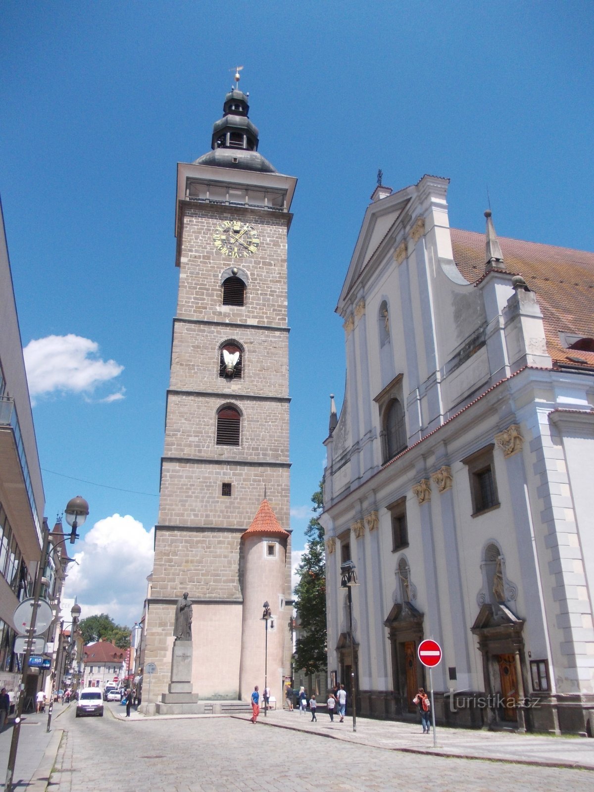 stolp in cerkev sv. Miklavža