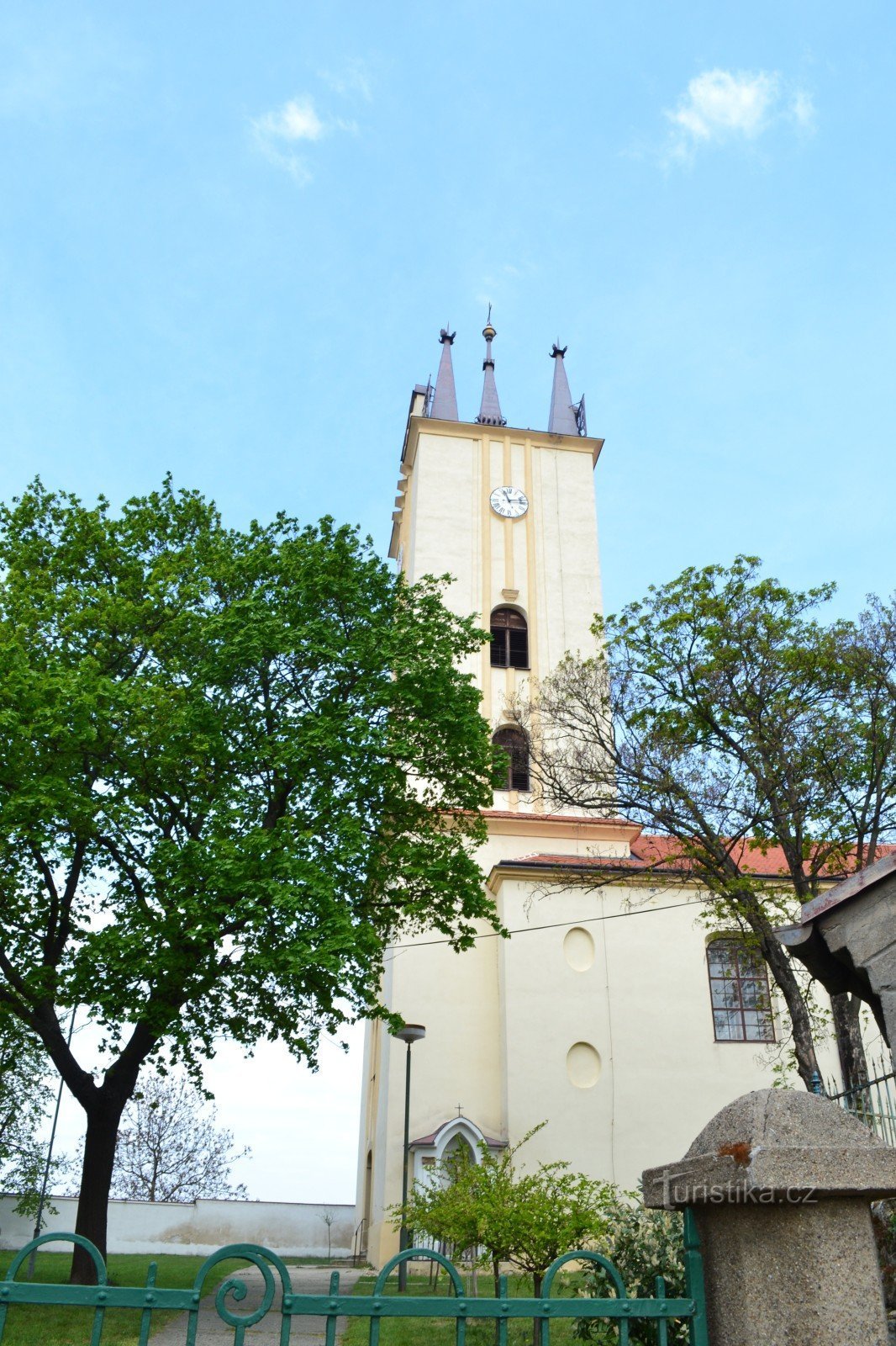 церковна вежа