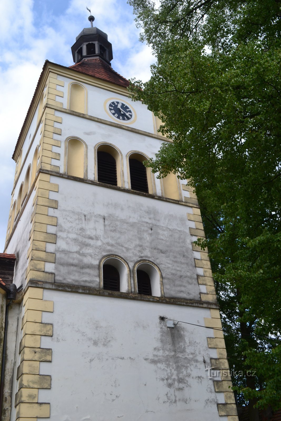turnul bisericii