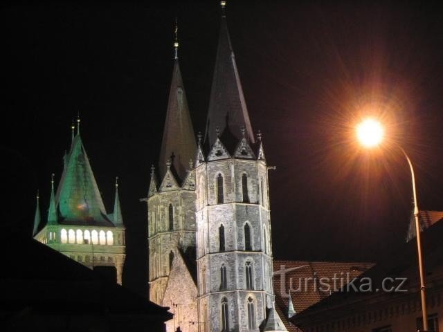 towers and belfries: a pair of octagonal prismatic towers with a belfry from the turn of the 15th and 16th centuries