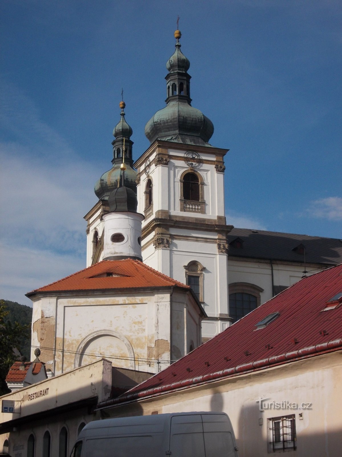 der Turm der Basilika