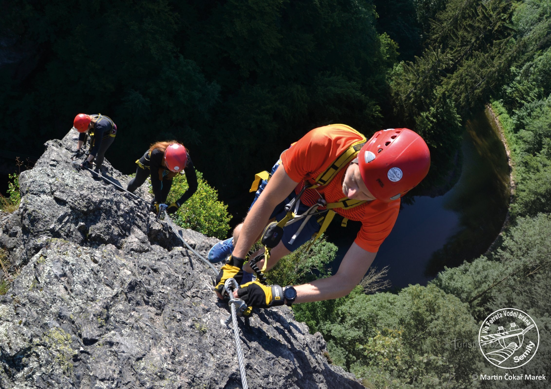 Qua cổng nước Ferrata của Semila