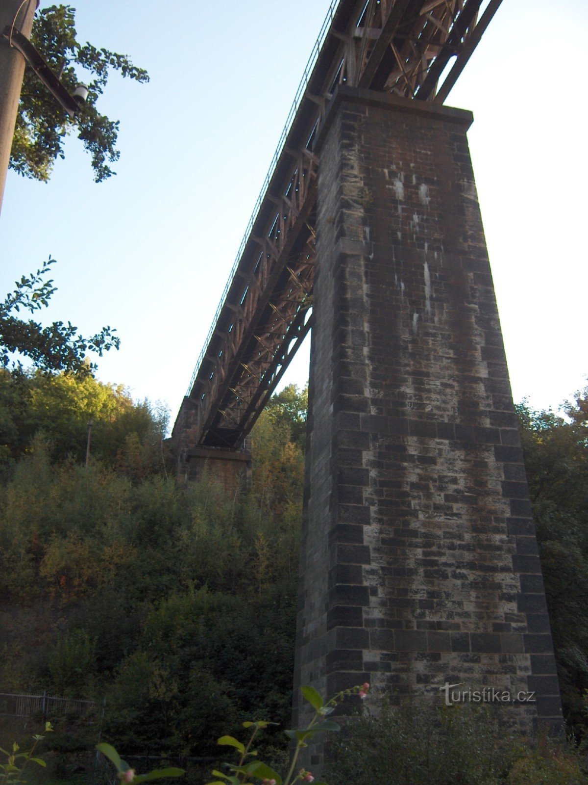 矿石山铁路的高架桥