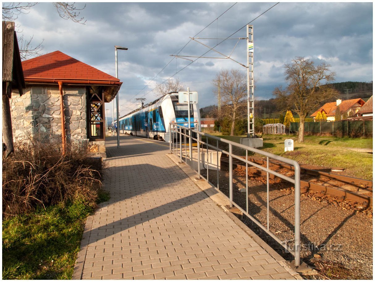 Vikýřovice treinstation