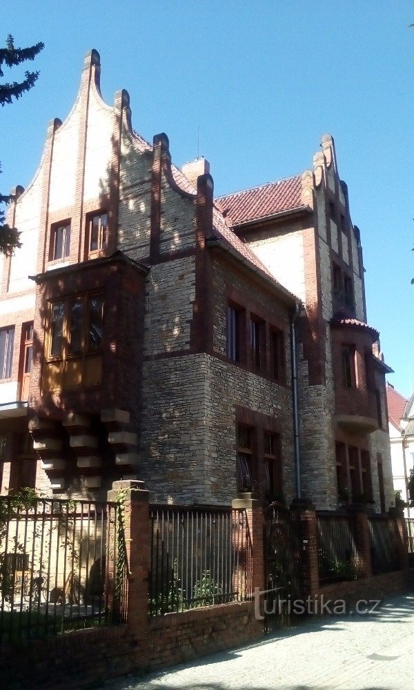 Villa af Edaurd og Béla Valšík fra Ordinac i Růzová-haven