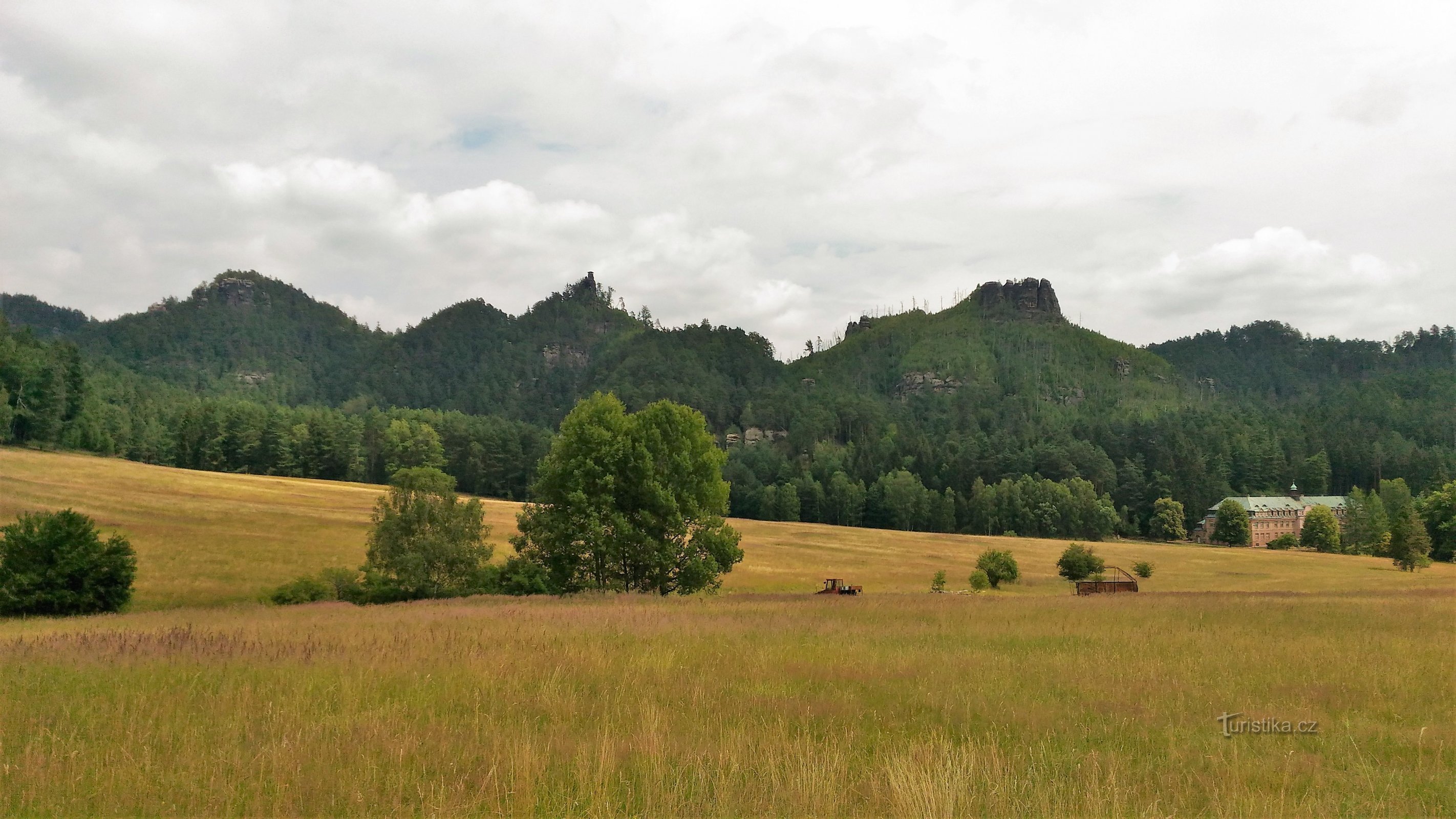 Vilemín's Rock, Mary's Rock og Raven's Stone.