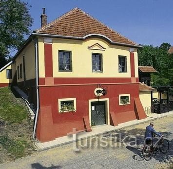 Wine alleys and wine cellars - www.uherske-hradiste.cz