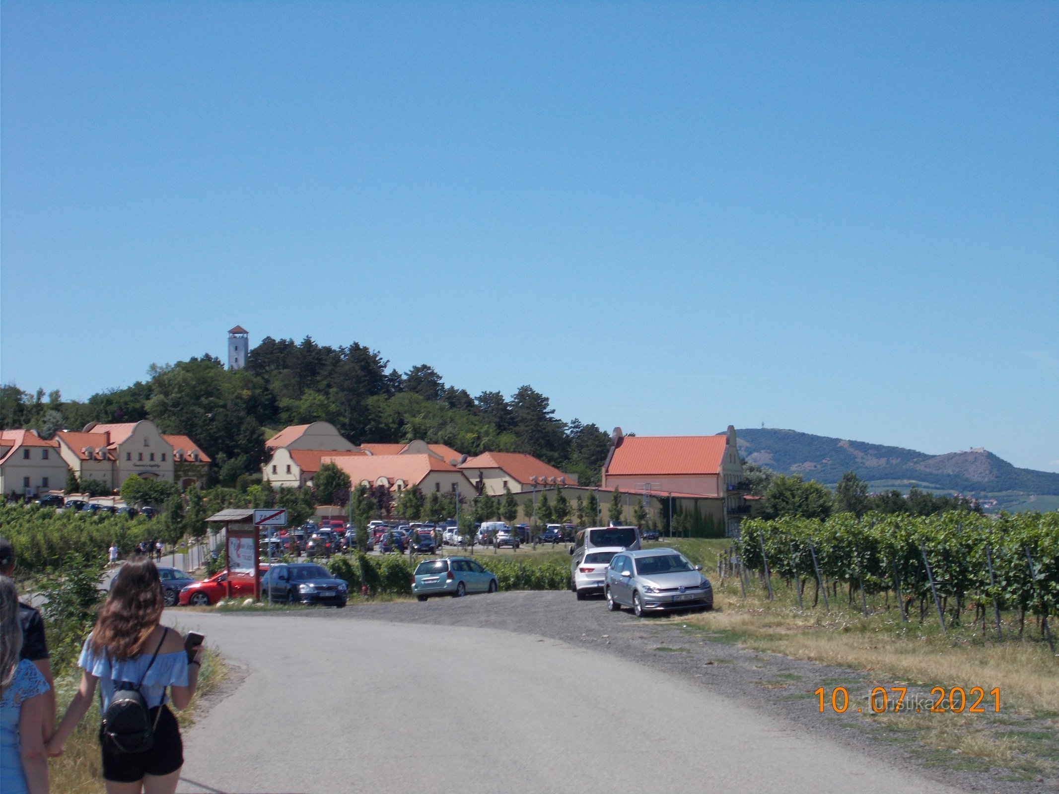 Cave U Kapličky avec la colline de Kalvárie