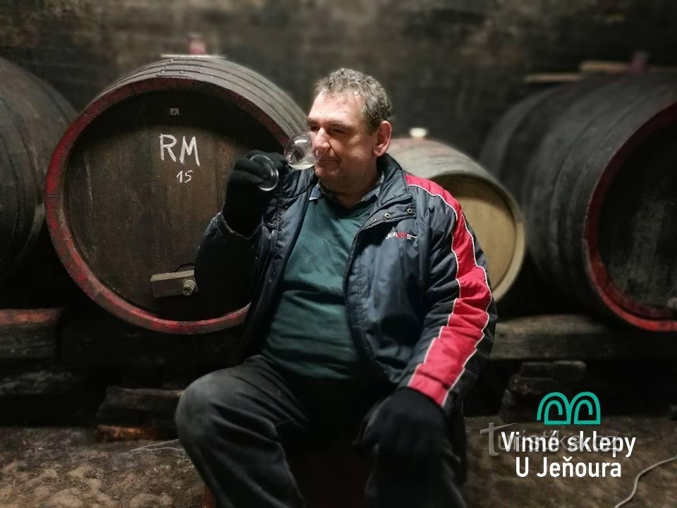 Cantine a Jenőura