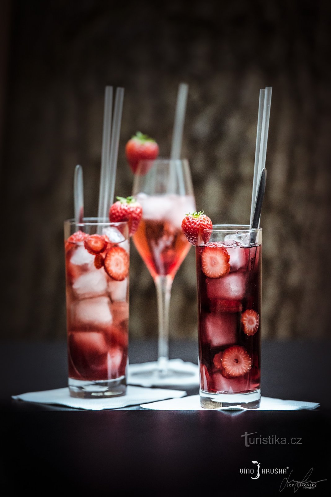 PEAR WINE – Wine shop și Rosé wine bar