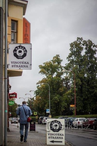 U Brázdů vinbutik og ostebutik