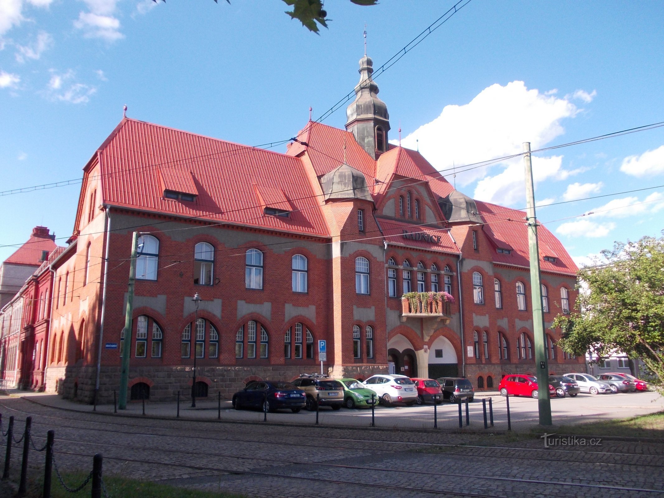 Das Rathaus von Vítkovice wurde in den Jahren 1901 - 1902 erbaut