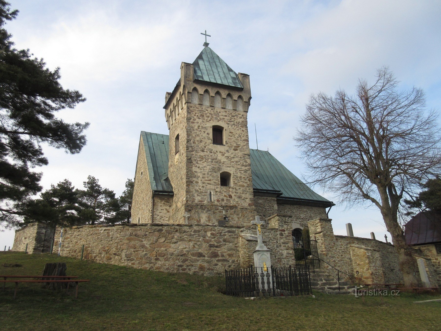 Vítochov – kostel a Munzarova borovice