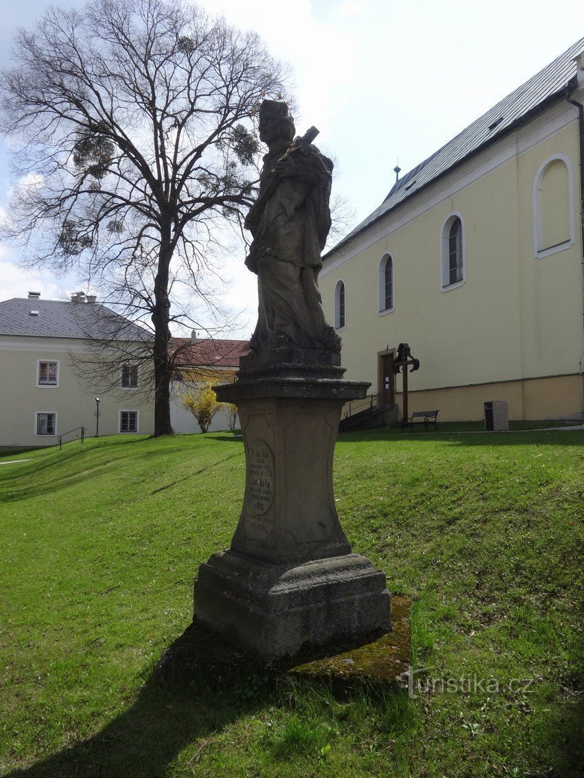 Vizovice e a estátua de Jan Nepomucký
