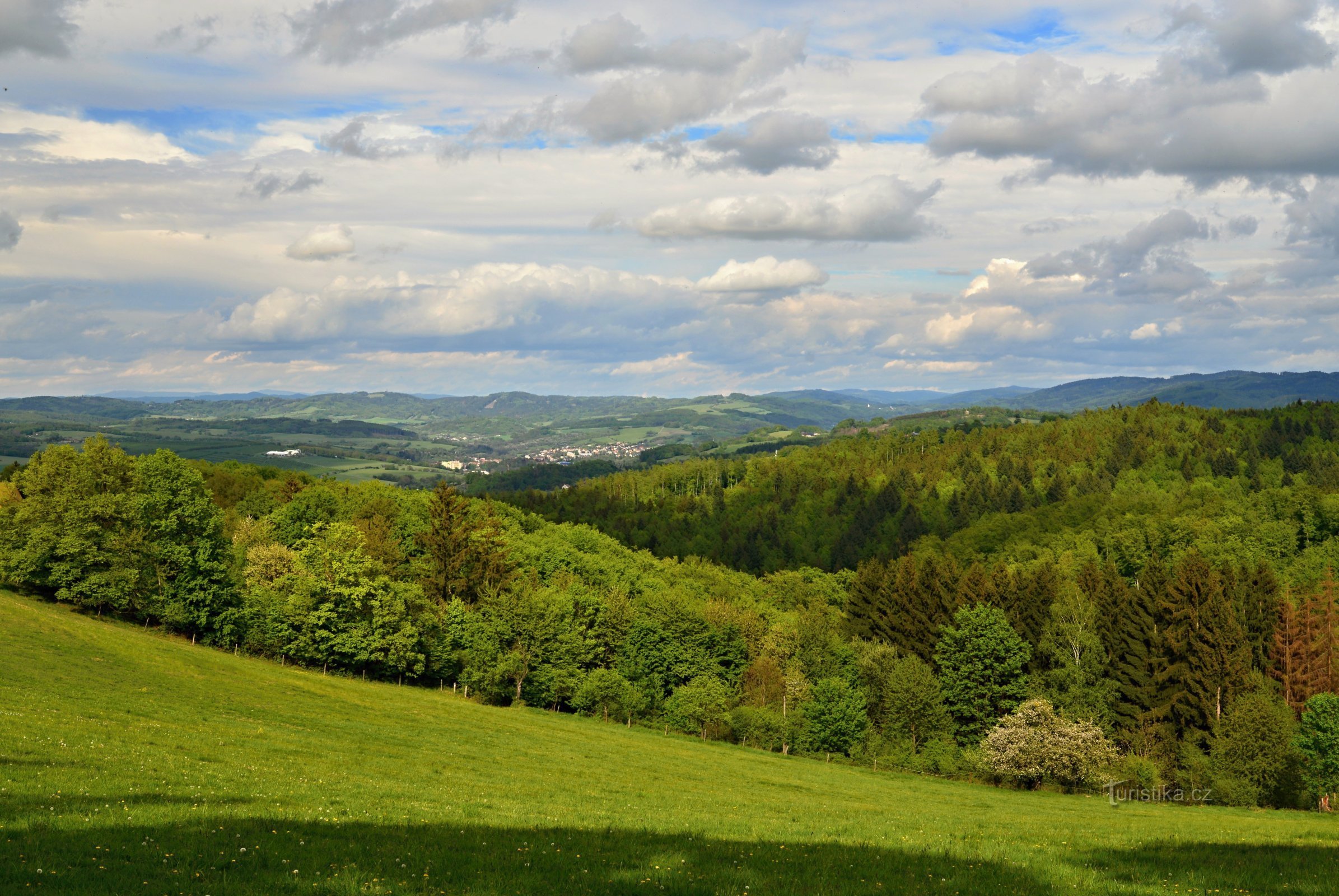 Vizovice-Bergland: Blick von Drdol auf Vizovice