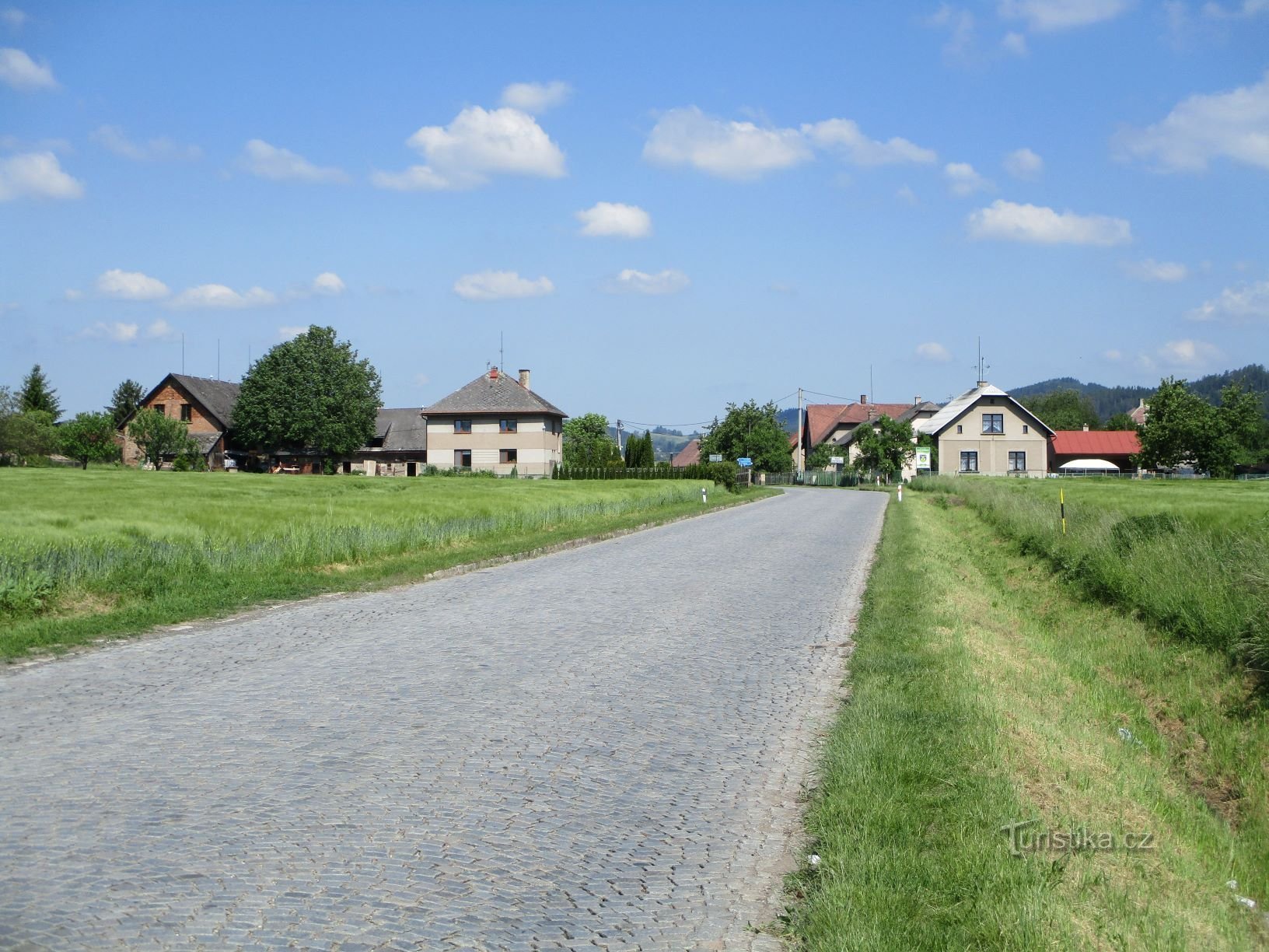 Wejście do Velké Svatoňovice od Zálesí (5.6.2019)