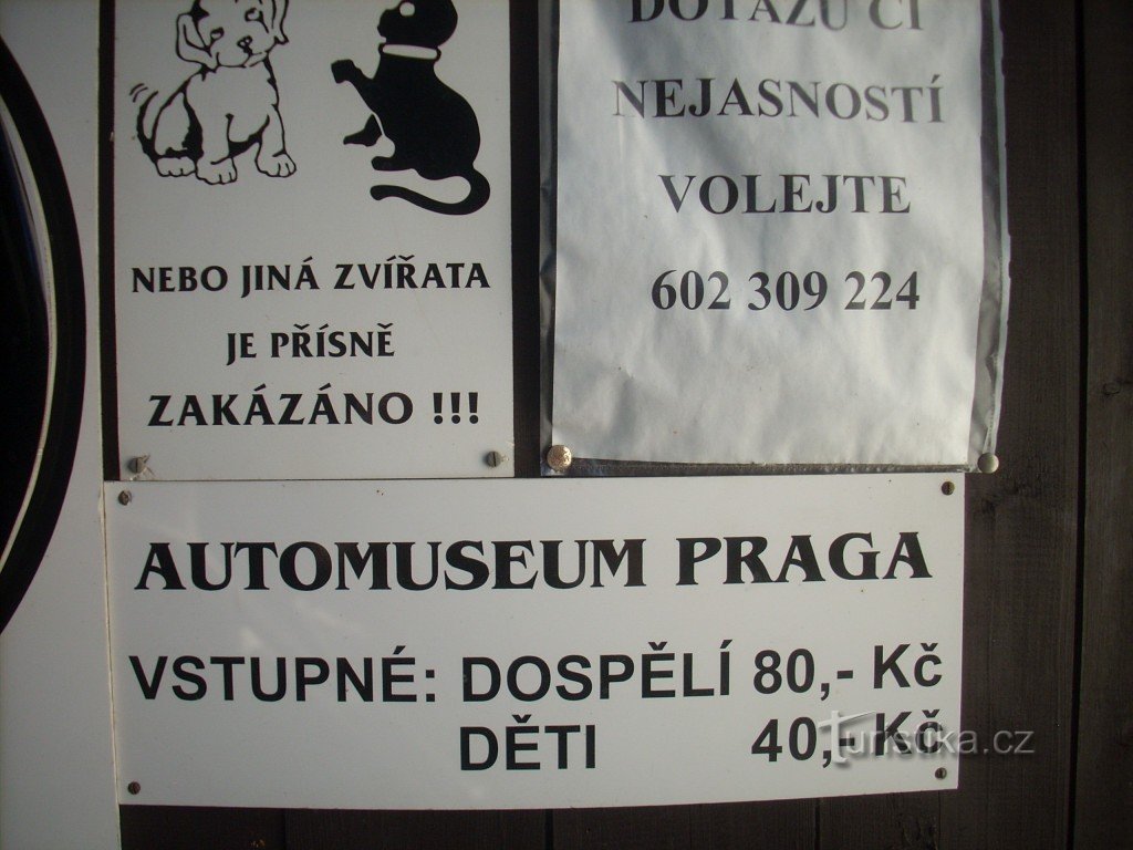 Med tåg för leksaksbilar eller till Zbuzany Auto Museum