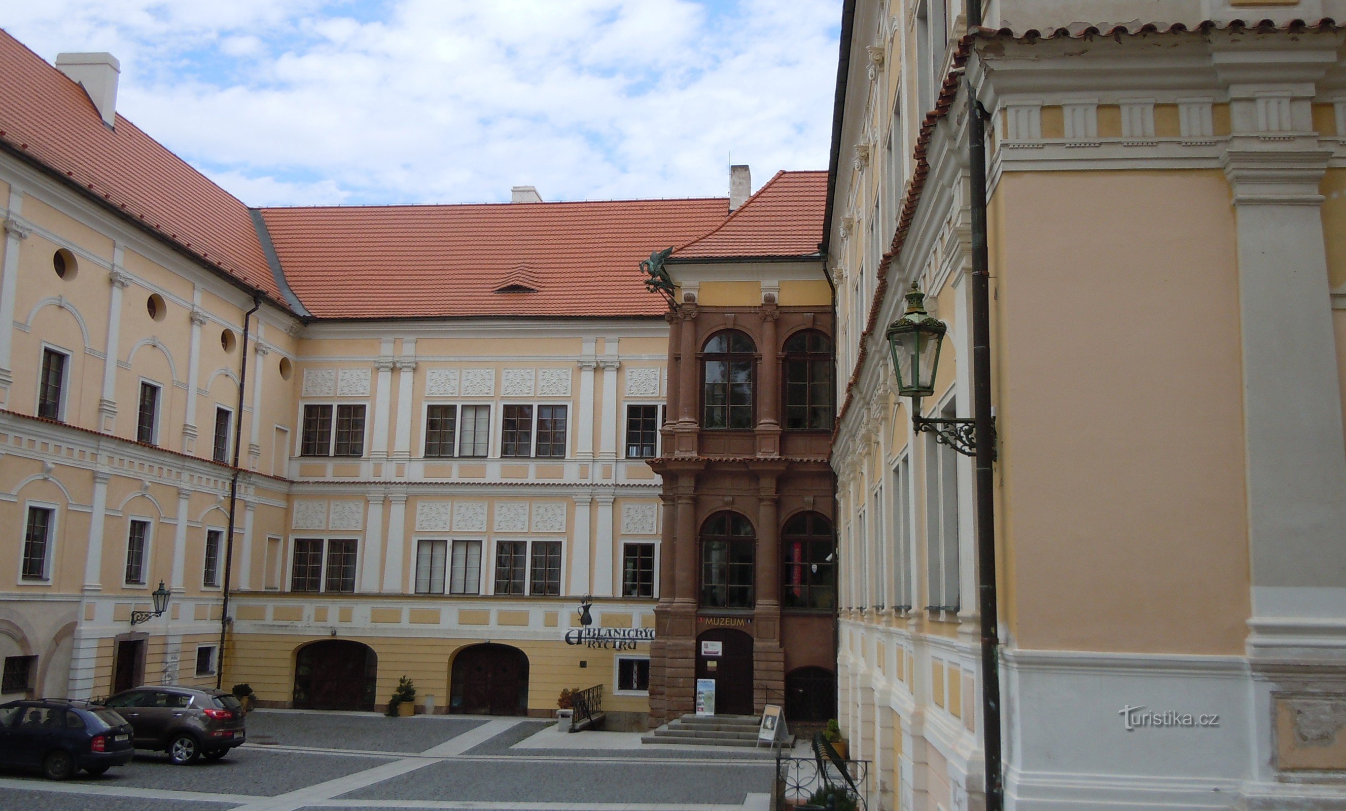 Vlašim - courtyard of the castle