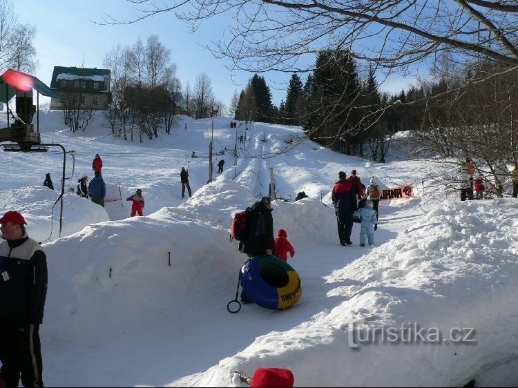 Skilift und Snowtubing unter VZ Bedřichov