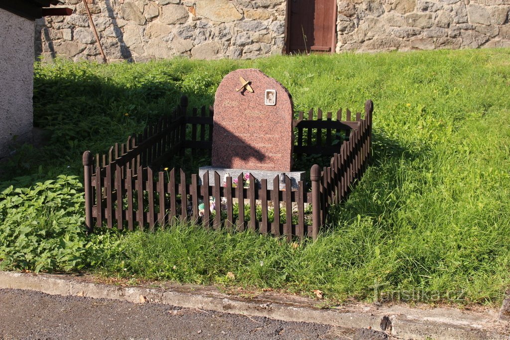 Vlkonice, monument til Matěj Pavlovič