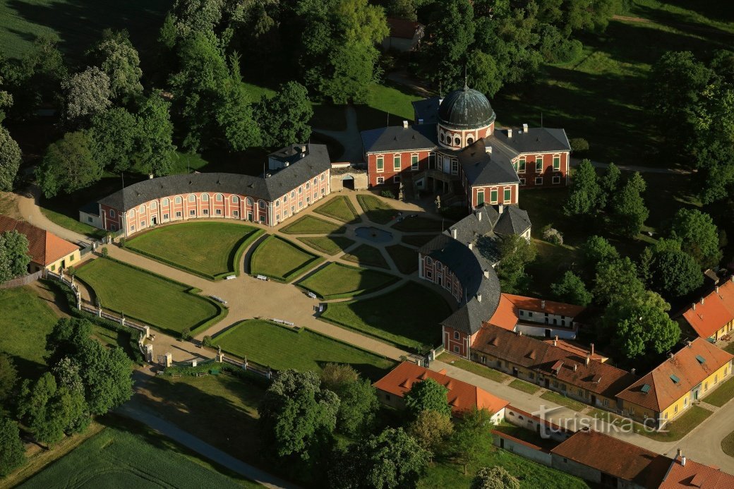 Vltava oferă vizitatorilor săi o călătorie unică prin istorie