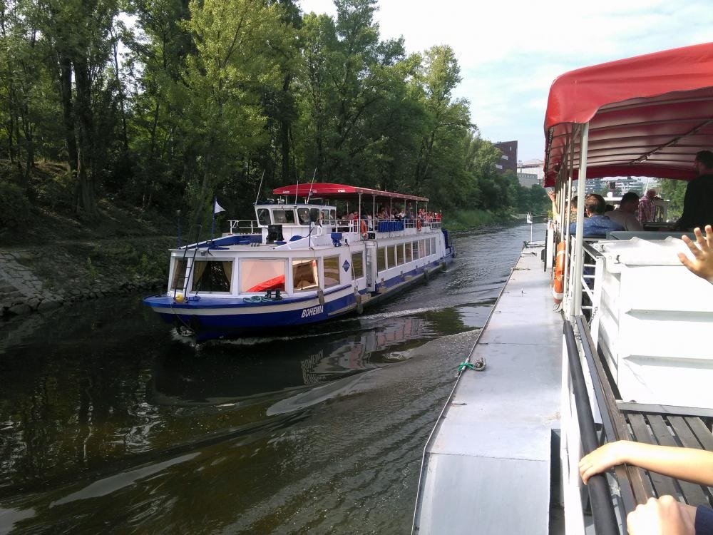 Moldau mit einem Boot