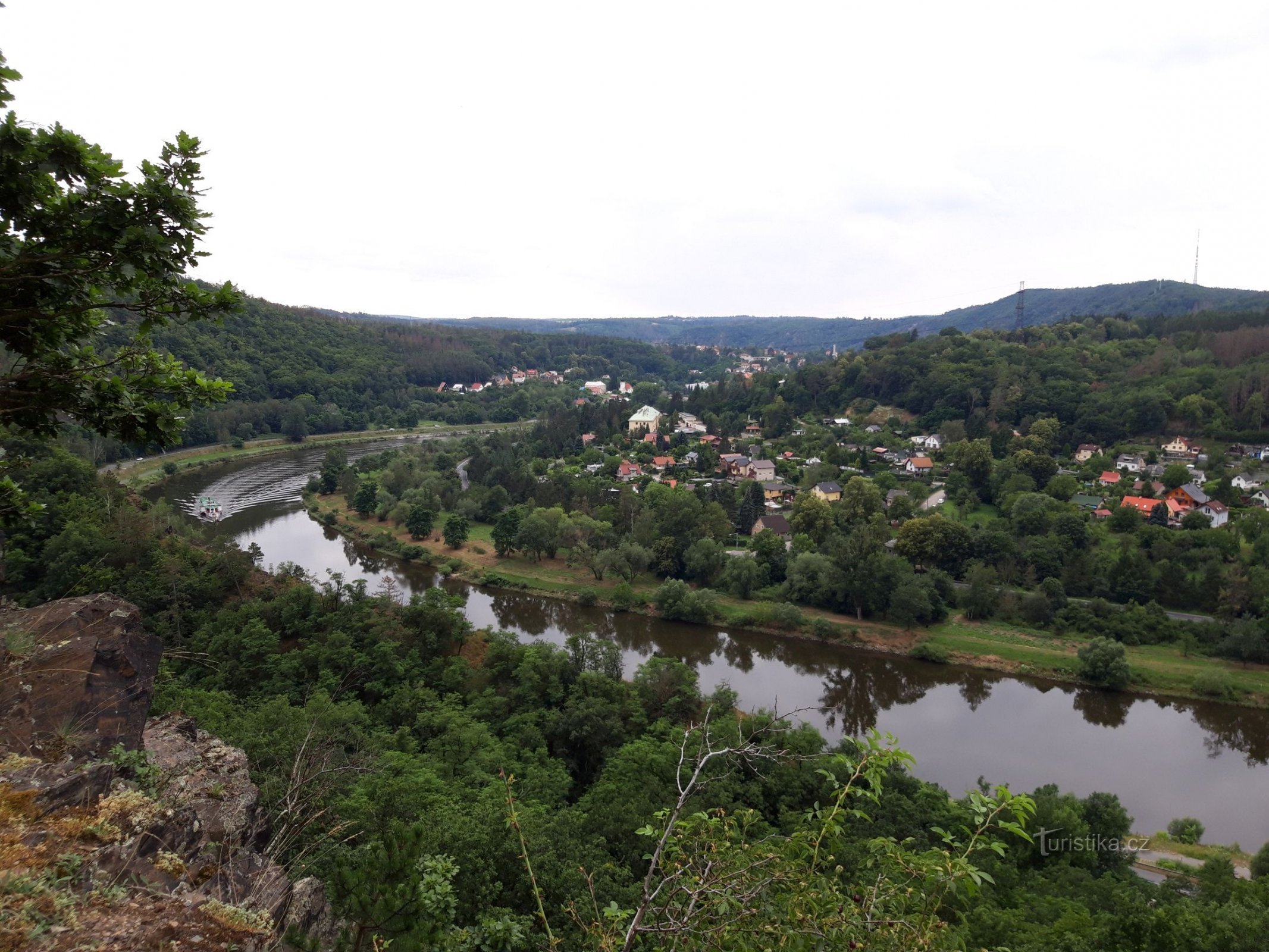 Vltava – utsiktsplats nära byn Vrané nad Vltavou