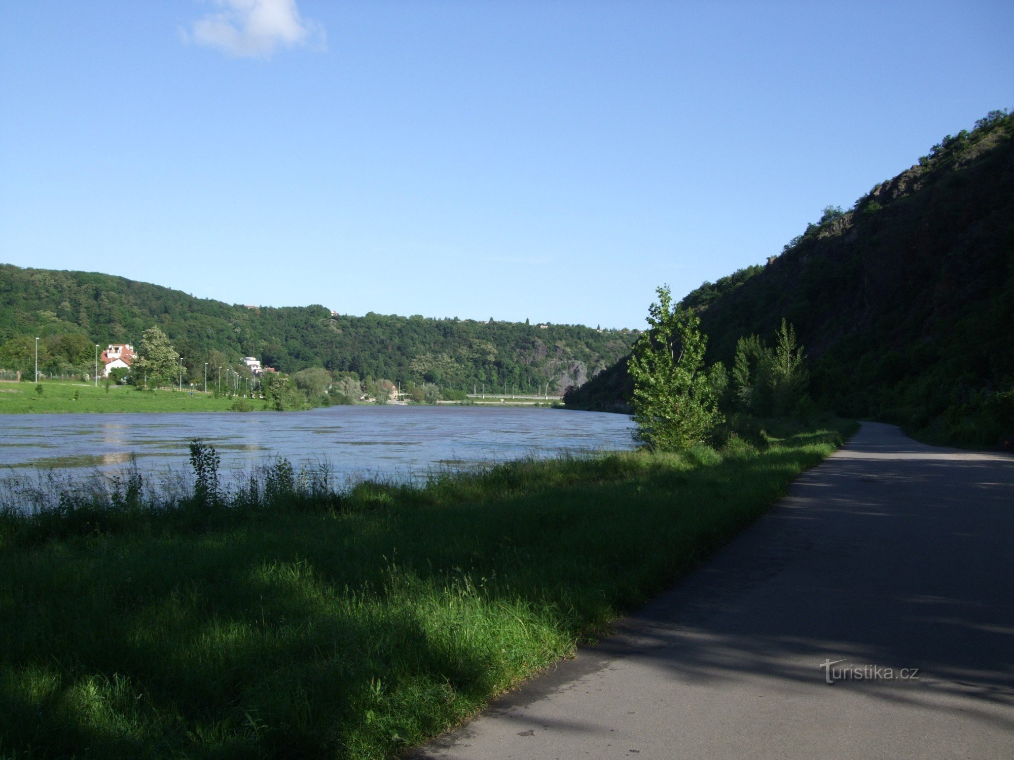 Vltava Prahan takana