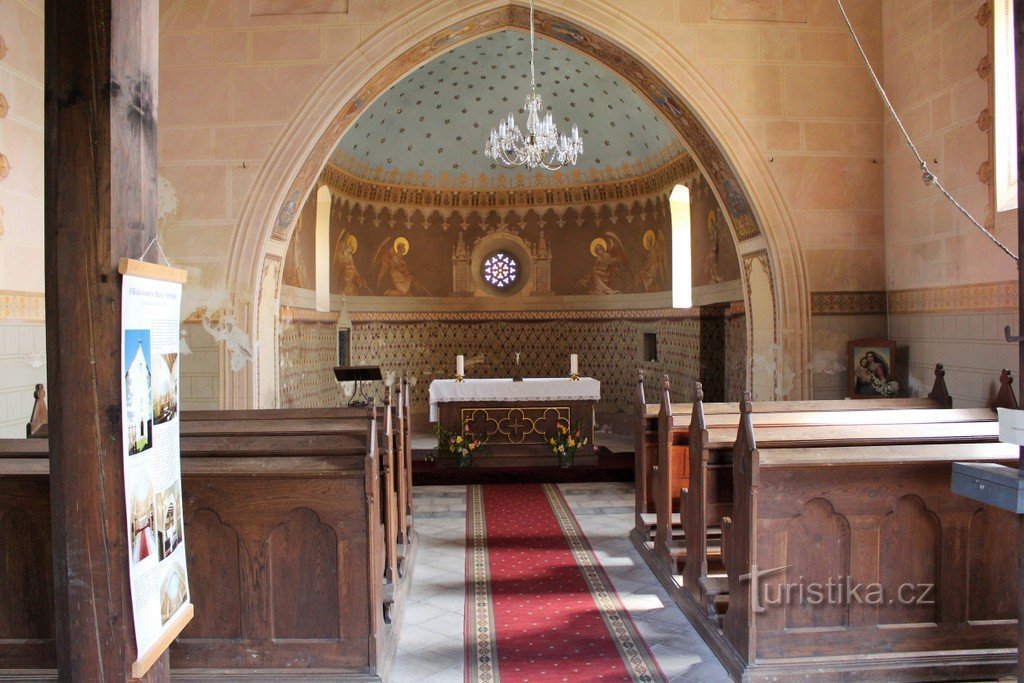 Το εσωτερικό της εκκλησίας του Αγ. Ο Χάβελ