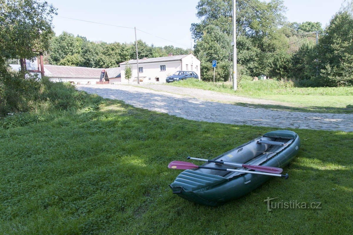 Slechts een paar watersporters