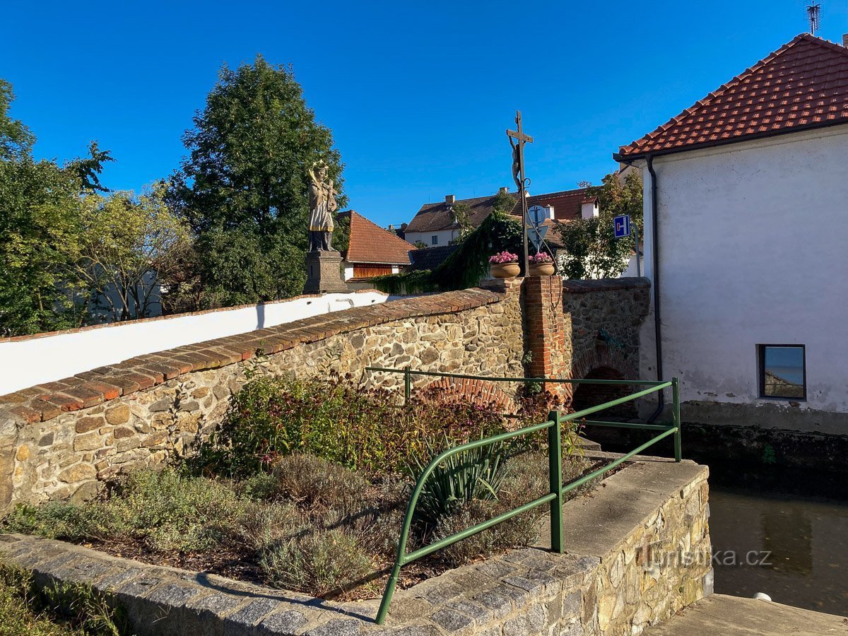 Vodňany – stenen brug over de Blanické-stroom